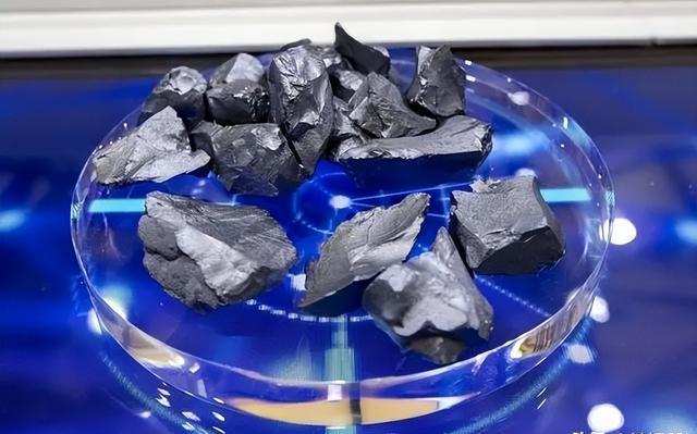 金属钨，这玩意儿比你想的硬核多了